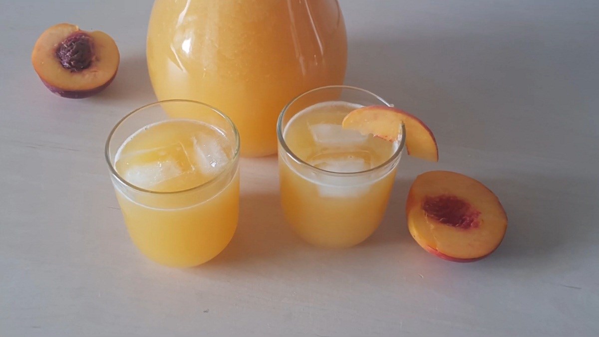 Tham khảo những loại nước ép hoa quả làm giảm đau bụng kinh